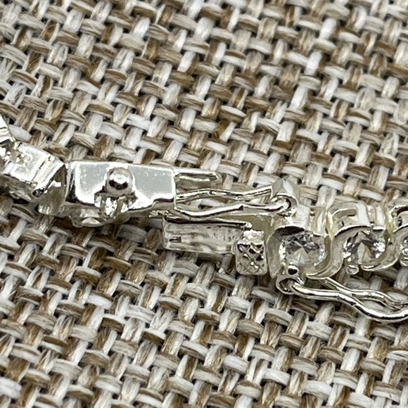 Vintage 7” Sterling Silver CZ Tennis Bracelet – Timeless Sparkle - Picture 11 of 17